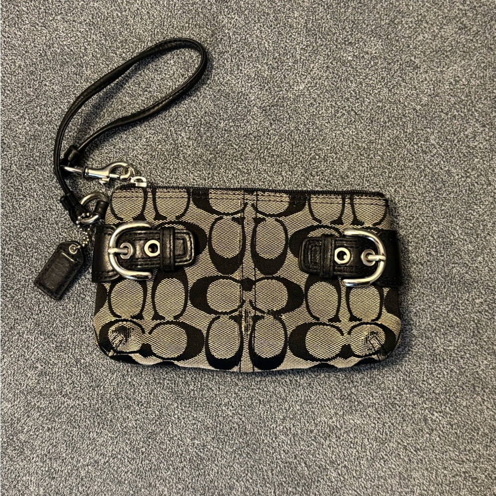 Coach SoHo Signature C Buckle Wristlet Purse Y2K